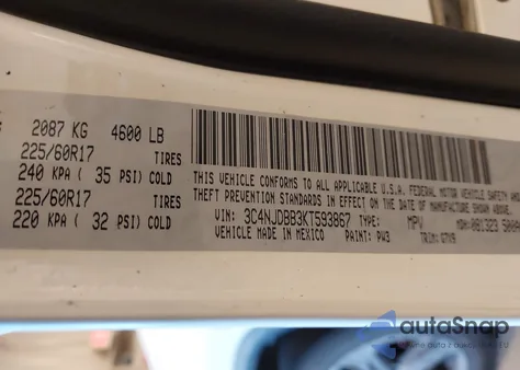 2019 Jeep Compass Latitude 4X4 z USA, uszkodzony, nr VIN 3C4NJDBB3KT593867